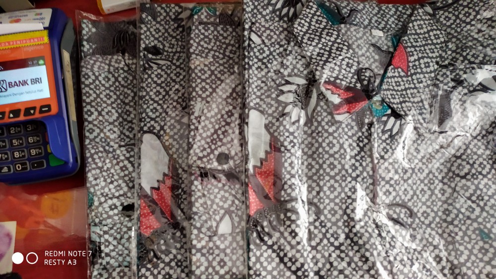 Baju Batik Couple Ayah Dan Anak Laki-laki Motif Kupu Tosca / Cod