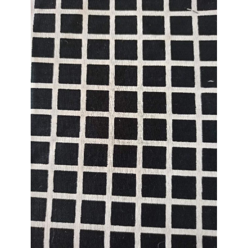 kain batik monokrom hitam putih batik kotak kotak HMT