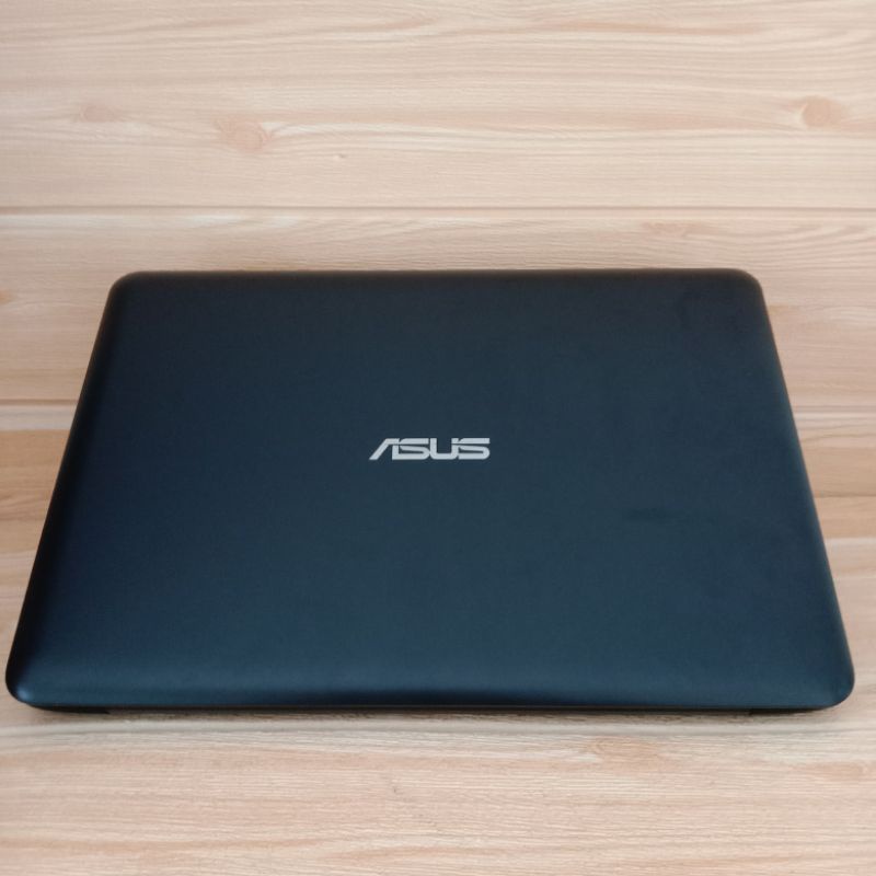 Laptop Asus E402WA AMD E2-6110/4GB/500GB Second mulus quad core-2