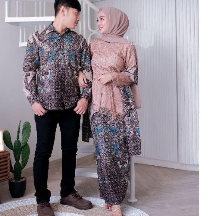 Harga Baju Couple Tunangan Terbaru Agustus 2021 Biggo Indonesia