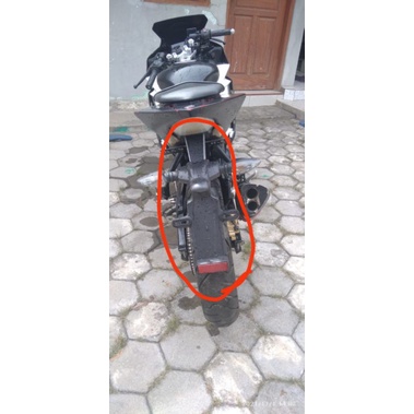 spakbor  belakang yamaha r15