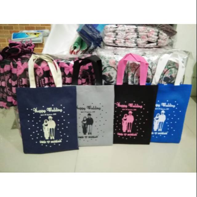 

Goodie bag/ Tas Souvenir Pernikahan / Souvenir Wedding