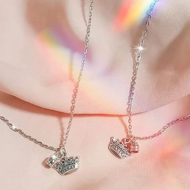 kalung couple magnet ratu untuk BFF