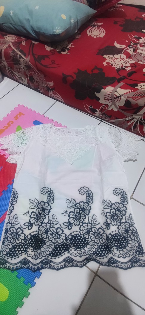 Blouse Import Katun Kombinasi Brukat Putih