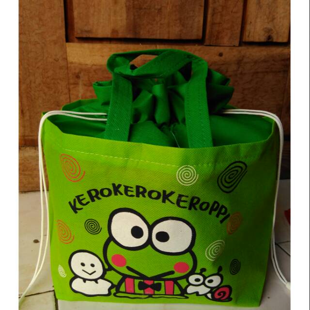 

TAS SERUT KARTUN KARAKTER KEROPI | TAS SOUVENIR MURAH| GOODIE BAG UNIK | TAS SPUNBOND | READY | SS14