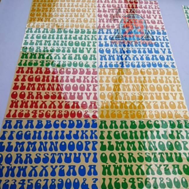 Sticker Cutting Huruf Abjad ukuran Perlembar 12×9cm (Sticker Variasi buat bikin nama dll..)