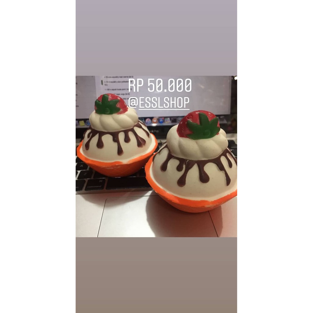 SQUISHY ICE CREAM STRAWBERRY/ MAINAN ANAK SQUISHY ES KRIM STRAWBERRY