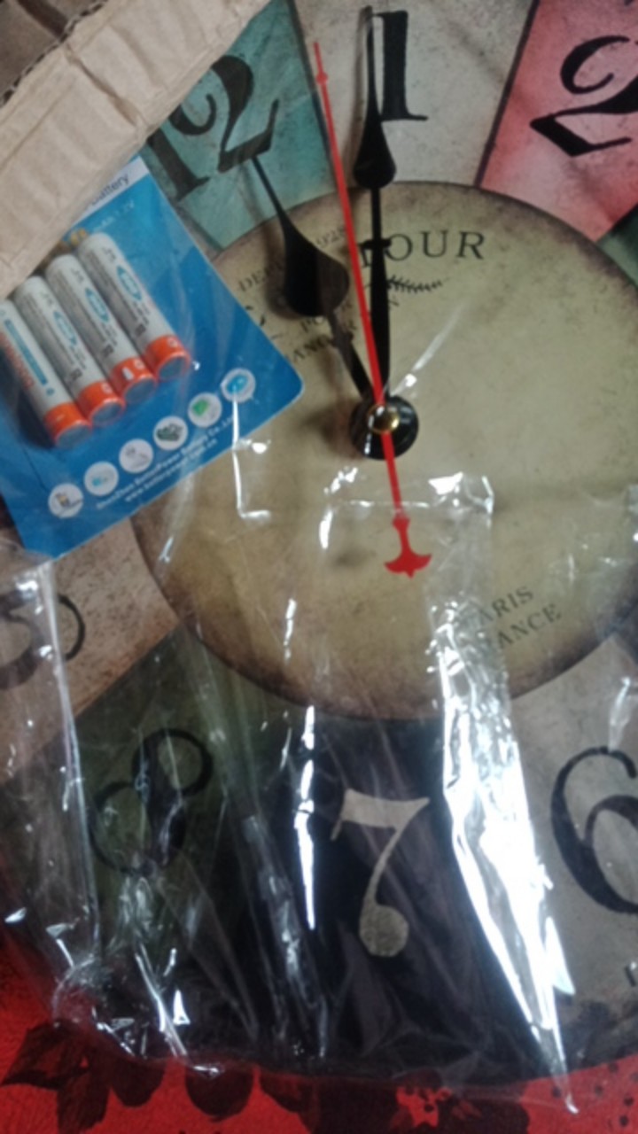 Jam Dinding Design Classic Vintage Bulat Quartz