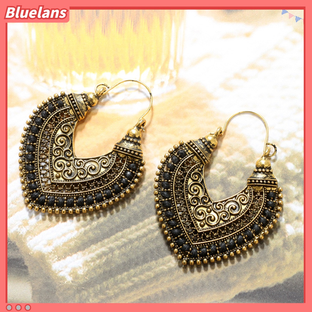 Anting Ukir Bentuk Hati Model Hollow Out Bahan Alloy Gaya Retro Bohemian Untuk Wanita