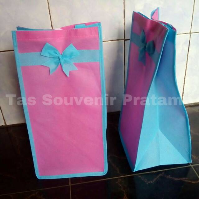 

Tas nasi kotak polos ukuran 15x15x40
