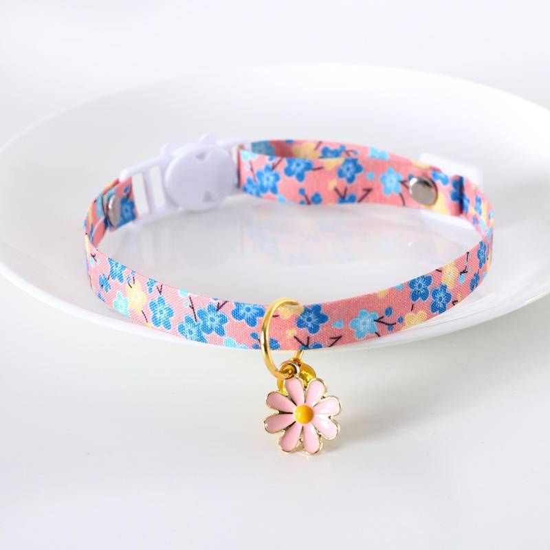 Kerah Kucing Peliharaan Dengan bell adjustable safety buckle anti suffocation Daisy Pendant Untuk Aksesoris Kalung Anak Kucing