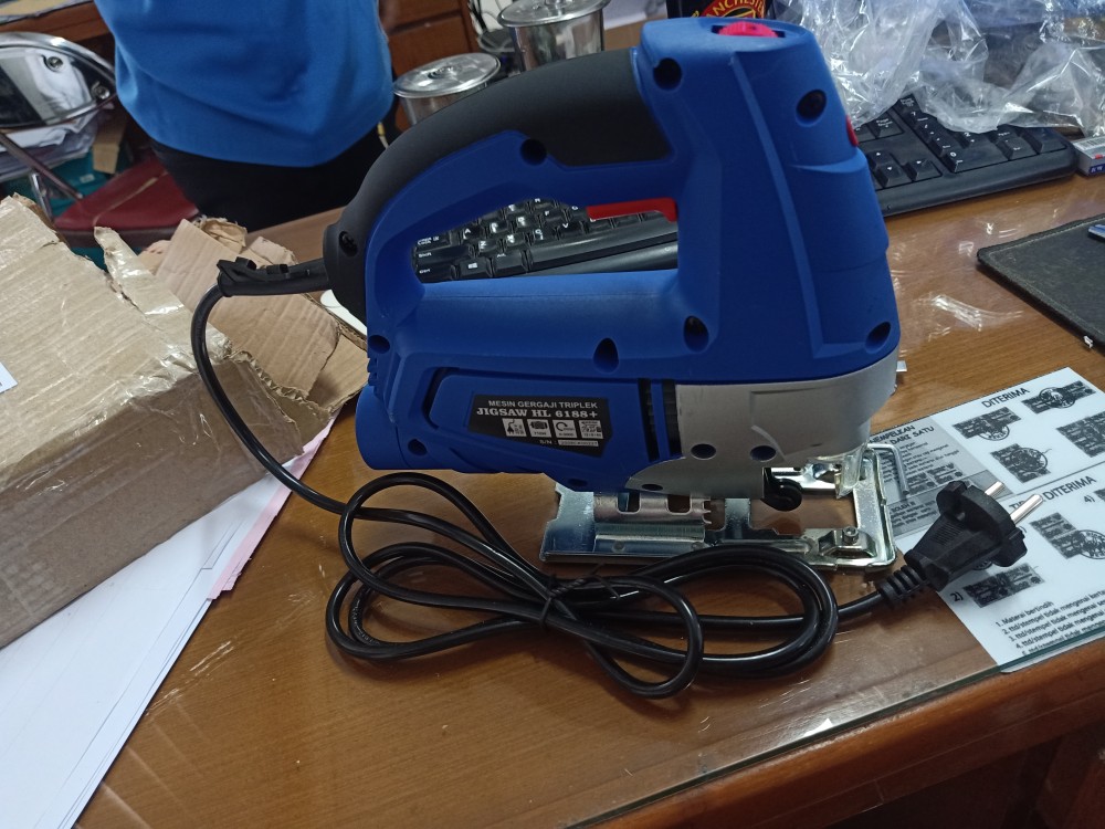 Mesin Gergaji Jigsaw Potong Triplek Hl 6188+ Laser Variable Speed
