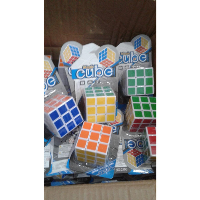 Mainan Rubik 3x3 Ukuran Sedang / Magic Cube Lovers