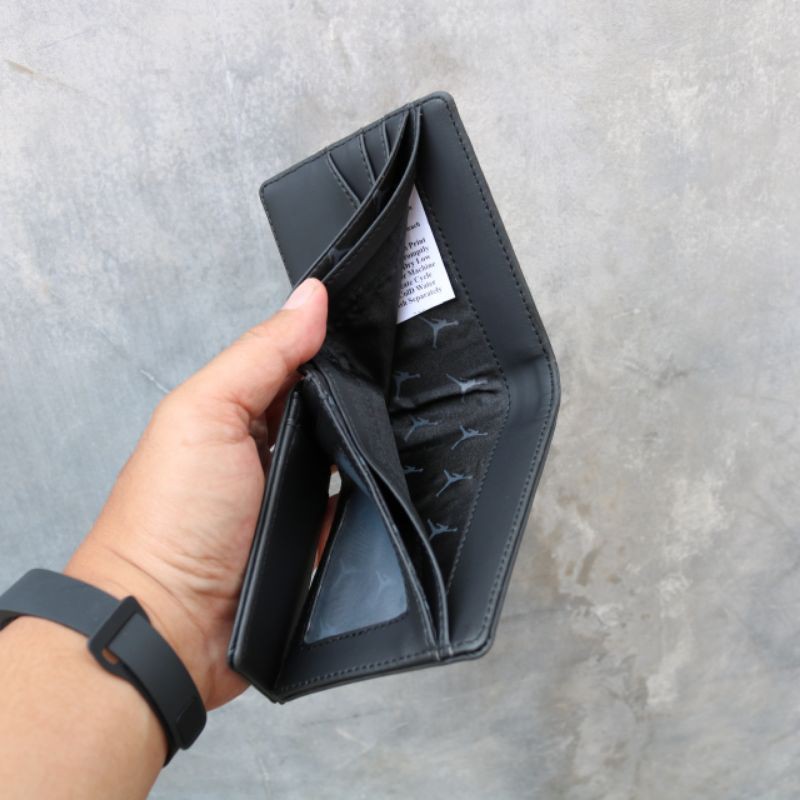 Dompet air jordan hitam