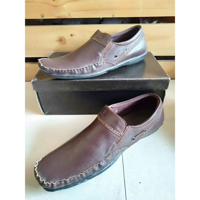 Sepatu pria black master