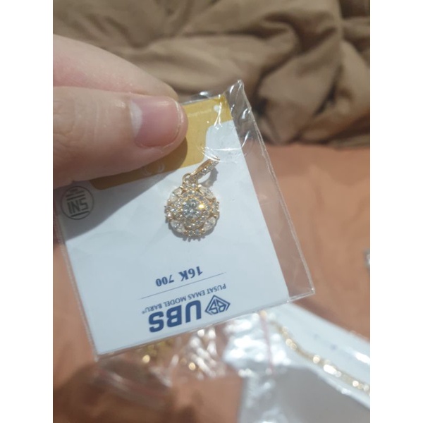 Liontin pendant bandul buah kalung permata putih mewah pest emas asli 700 70% 16K