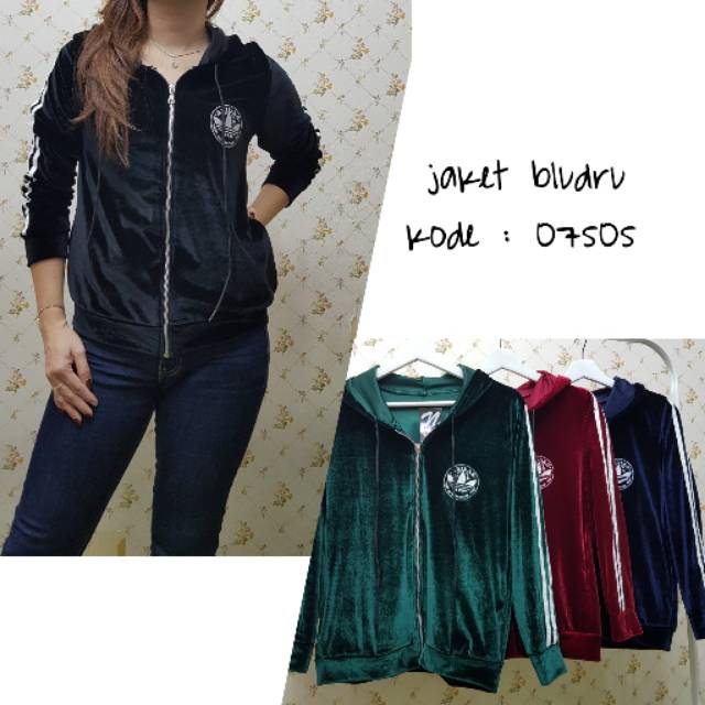Jaket bludru
