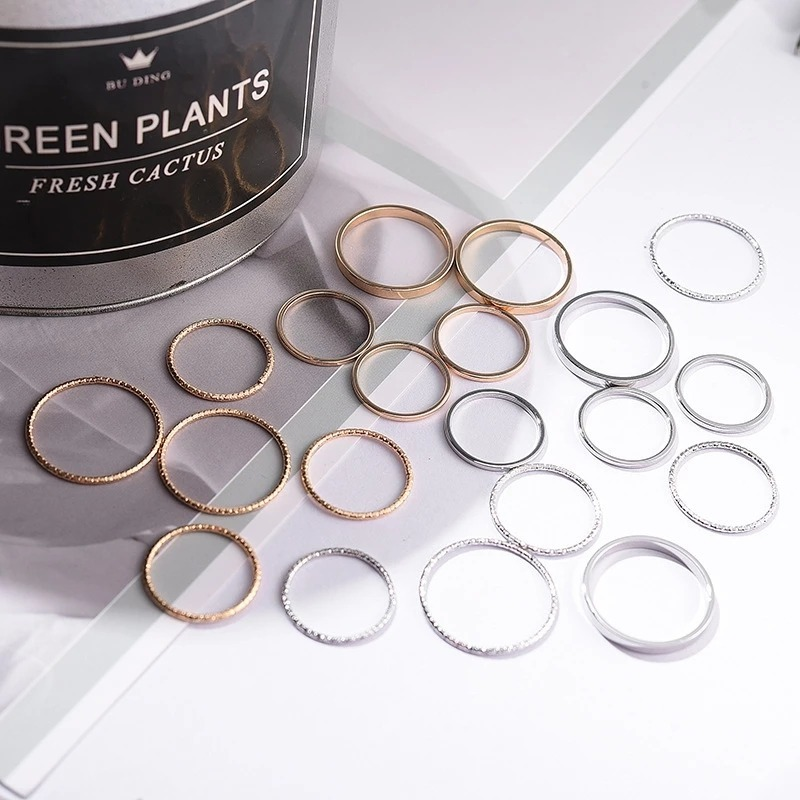 10pcs / Set Cincin Jari Bahan Alloy Hias Berlian Gaya Minimalis / Korea Untuk Wanita