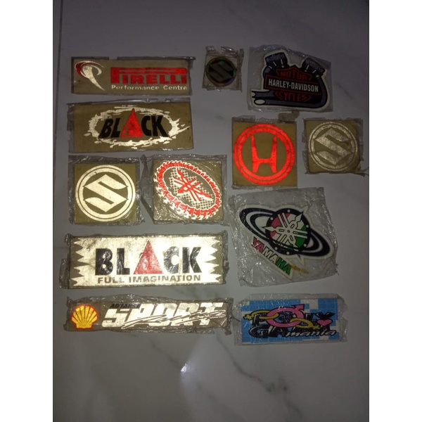 

Obral 12 lembar stiker Rp15.000 semua
