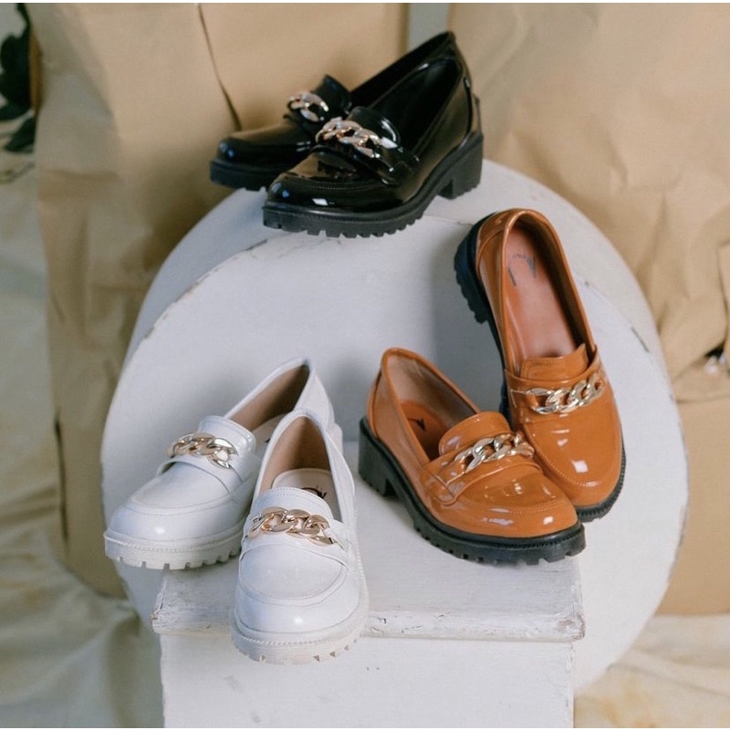 Posu Official x Nikita Kusuma The Loafers in Black