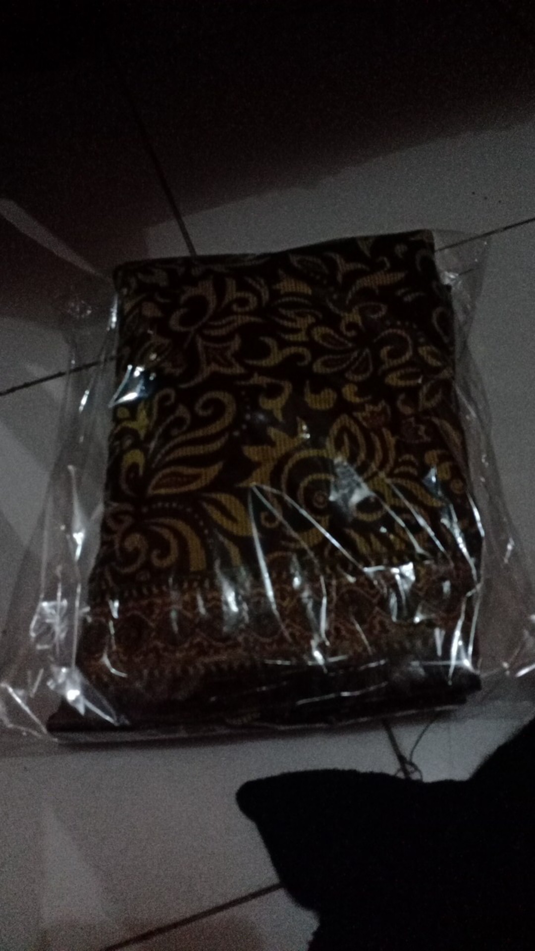 Couple Family Amalia Brokat Tile Mix Katu Halus