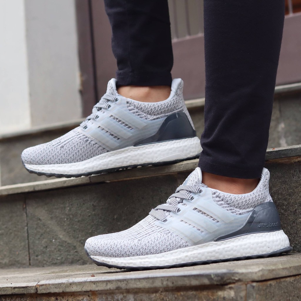 TERMURAH Sepatu Adidas Ultra Boost 4.0 Women Grey White