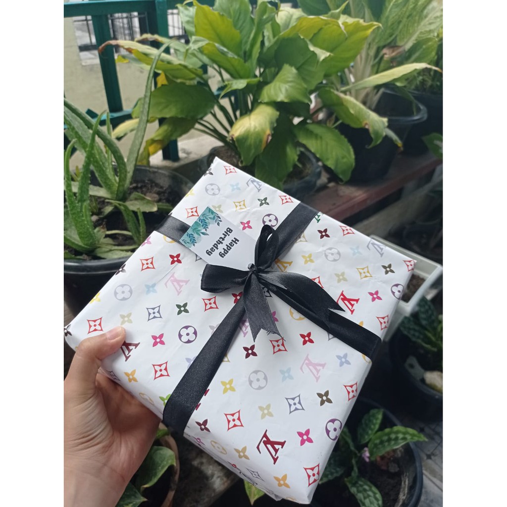 

Tambahan Kertas kado Hampers Box Motif Random
