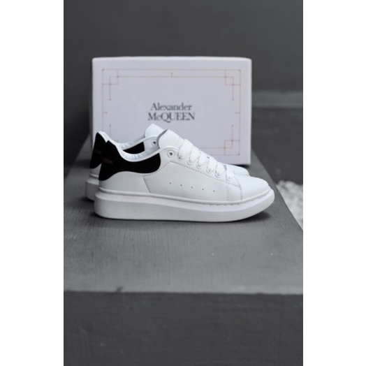 sepatu cassual ALEXANDER MCQUEEN WHITE BLACK HIGH QUALITY 100%