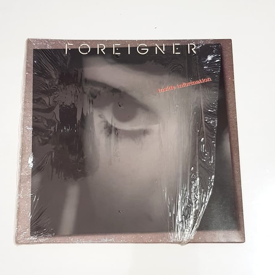 Lagu Piringan Hitam / Vinyl 12" Usa Bekas Foreigner Inside Information