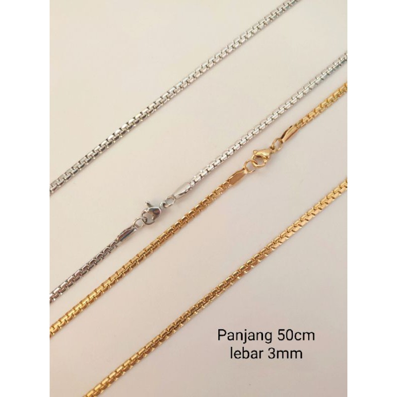 Kalung Titanium Pria dan Wanita Gepeng Motif Emas dan Silver