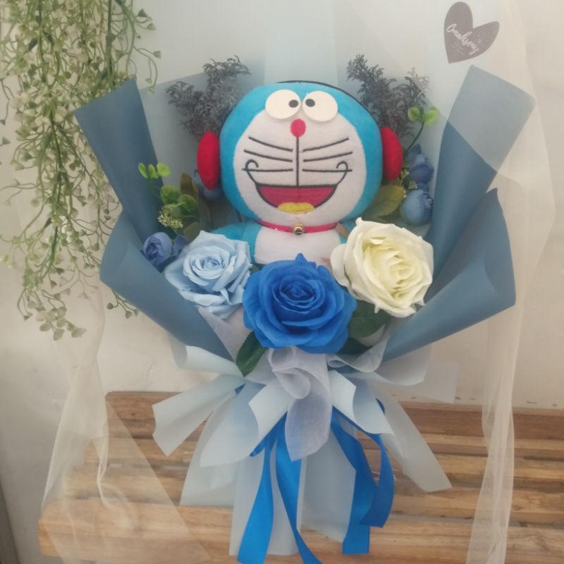 buket boneka doraemon, buket wisuda, kado ulang tahun, wisuda, graduation gift