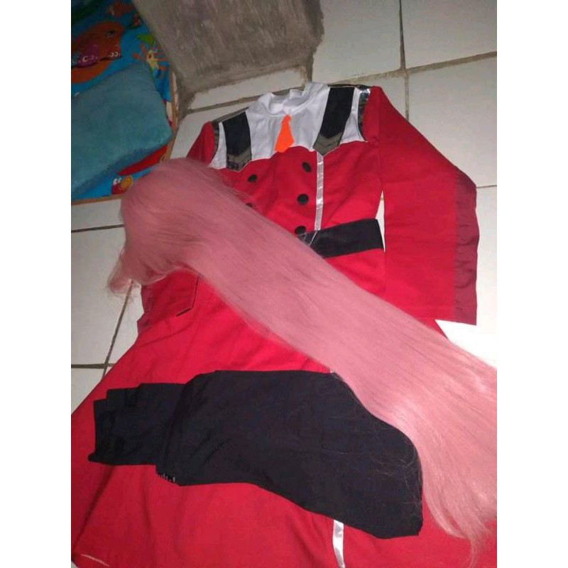 kostum dan wig cosplay zero two