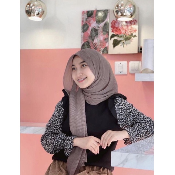 Terra blouse Rufle // blouse by butikzarv.id