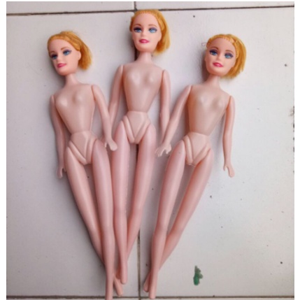 Boneka Perempuan Kopong Tanpa Baju