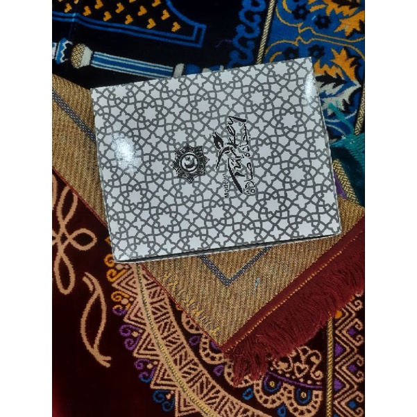 

Dus Box untuk Packaging Sajadah