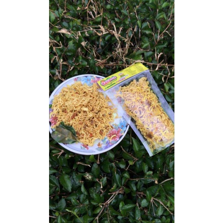 

Mie gimring goreng kriuk rasa rempah istimewa pedas dan asin gurih cocok untuk cemilan dan lauk