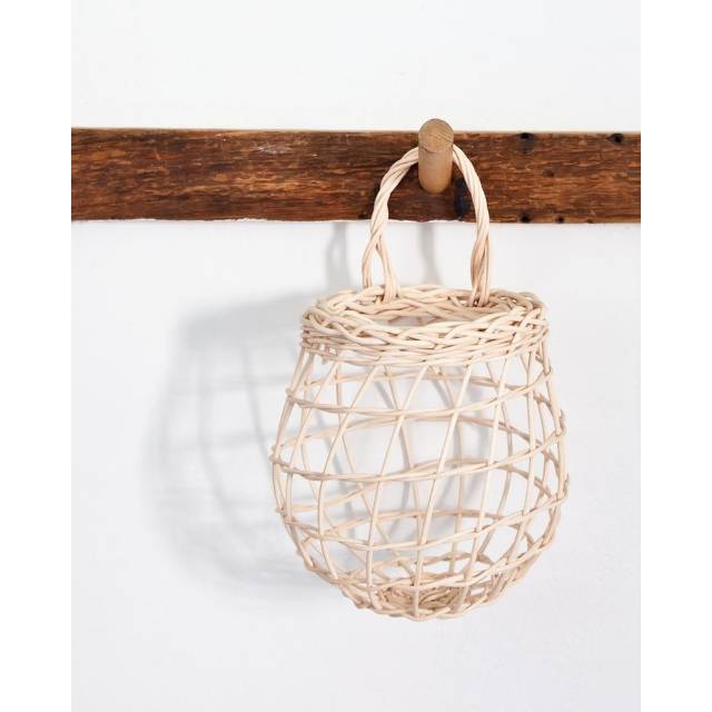 Vas gantung rotan tempat bawang/keranjang bawang