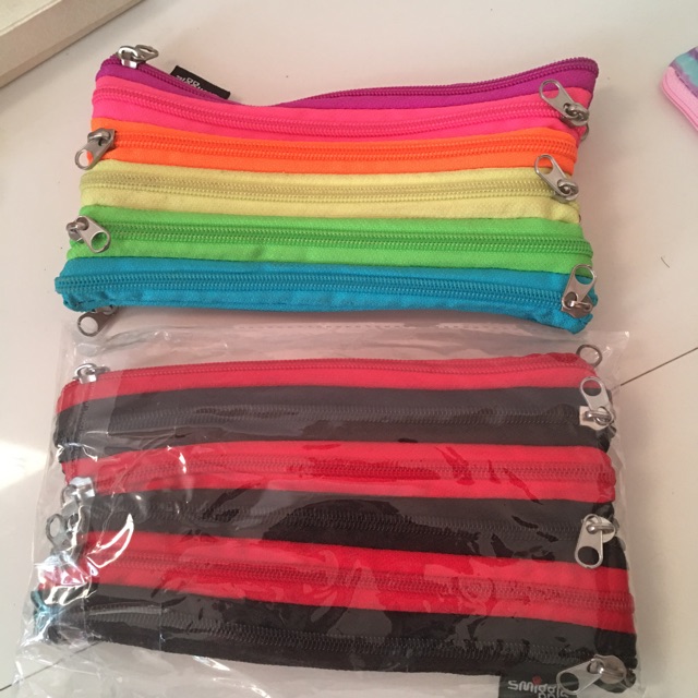 

Couple tempat pencil Smiggle original