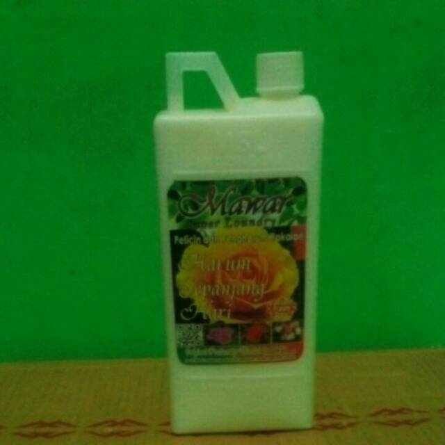 Mawar Super Laundry pelicin pewangi pakaian