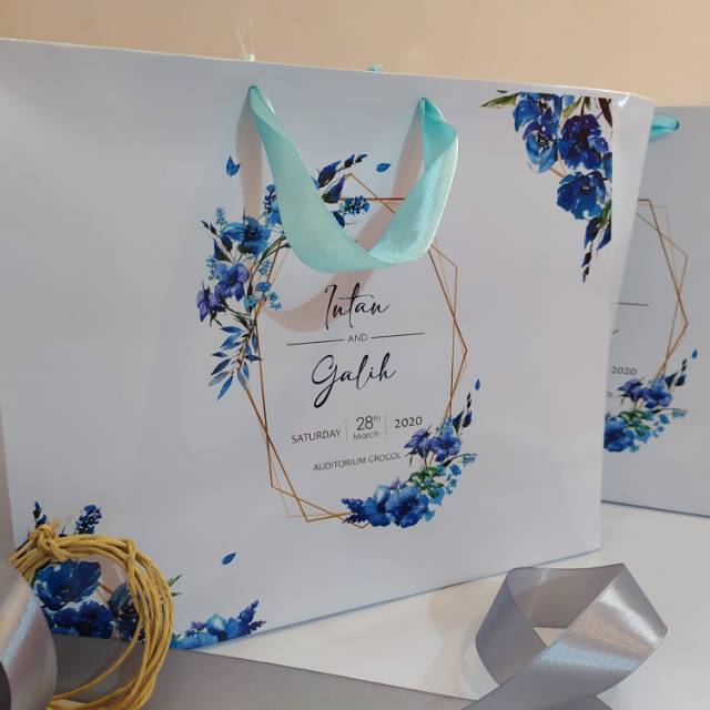 

Bridesmaid Paper Bag Premium Kertas Art Cartoon UK 30 x 25 x 9 ( Besar )