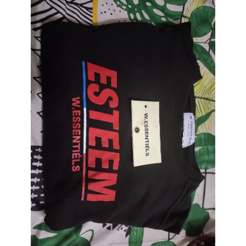 crewneck w.essentiels (black)