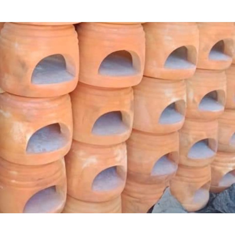 Tungku tradisional bahan bakar kayu
