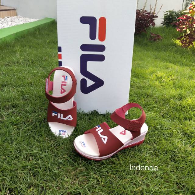 Sandal Anak Fila Merah Cream