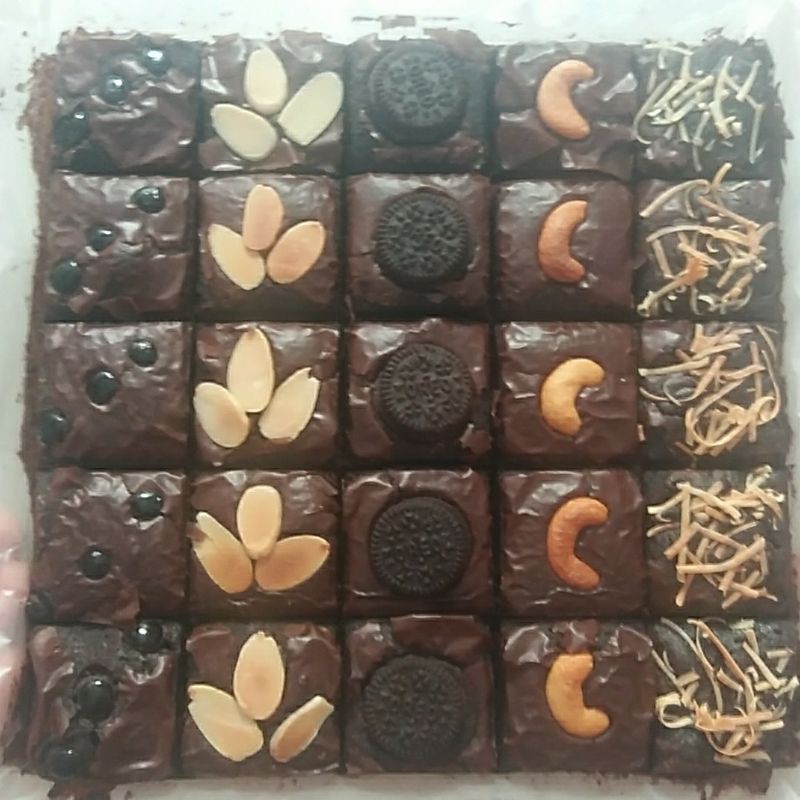 

TERMURAH FUDGY BROWNIS