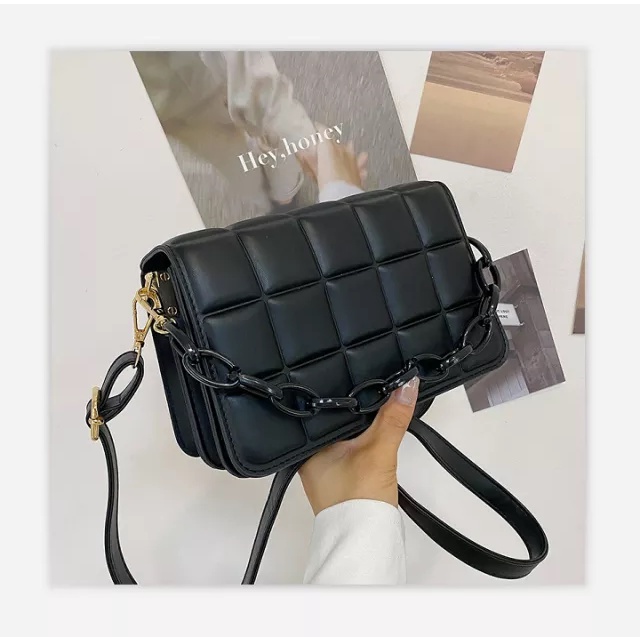 Tas Selempang Wanita Rantai Selena Premium Sling Bag Chain Sling Bag Rantai Wanita Adjustable Strap Elegan Bag