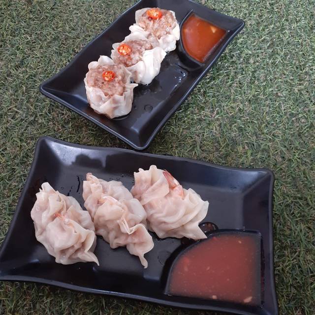 Dimsum 100 pcs dengan 2 saos, merah dan blackpepper