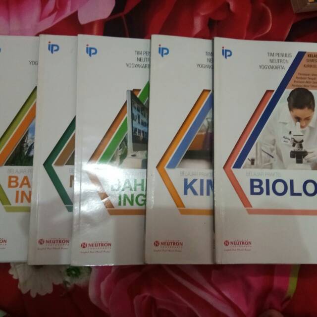 Buku Rangkuman Neutron kelas 11