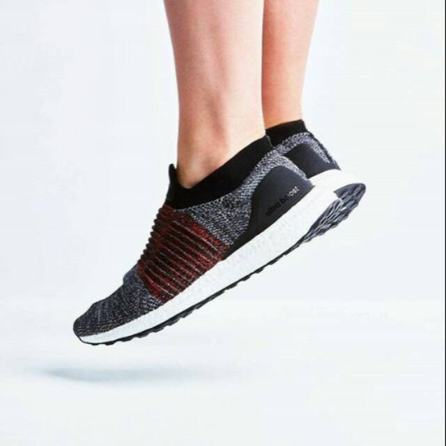 ultra boost laceless oreo