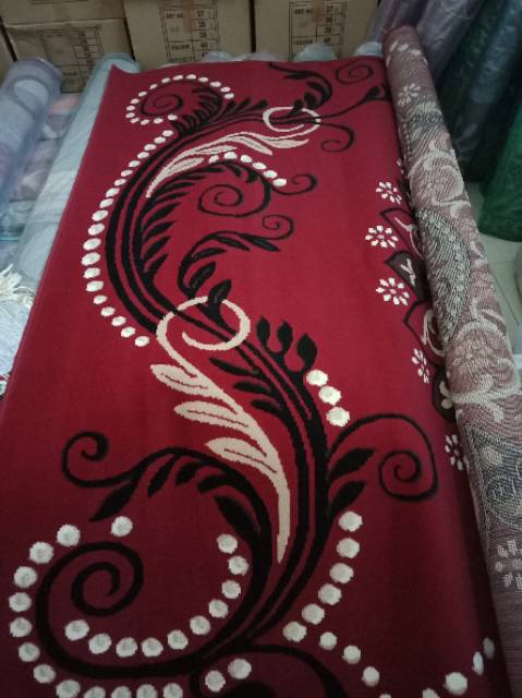 Karpet Permadani Motif Ukuran 230x310 cm Kualitas Premium Bahan Lembut dan Halus