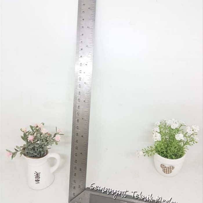 

Hemat Penggaris ( Siku 30Cm ) Stainles Bagus